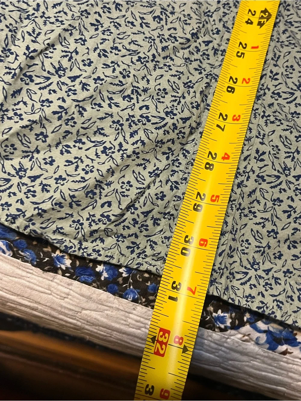 J. Crew Slim Button-Down Shirt in Light Green with Navy Floral Mens Large